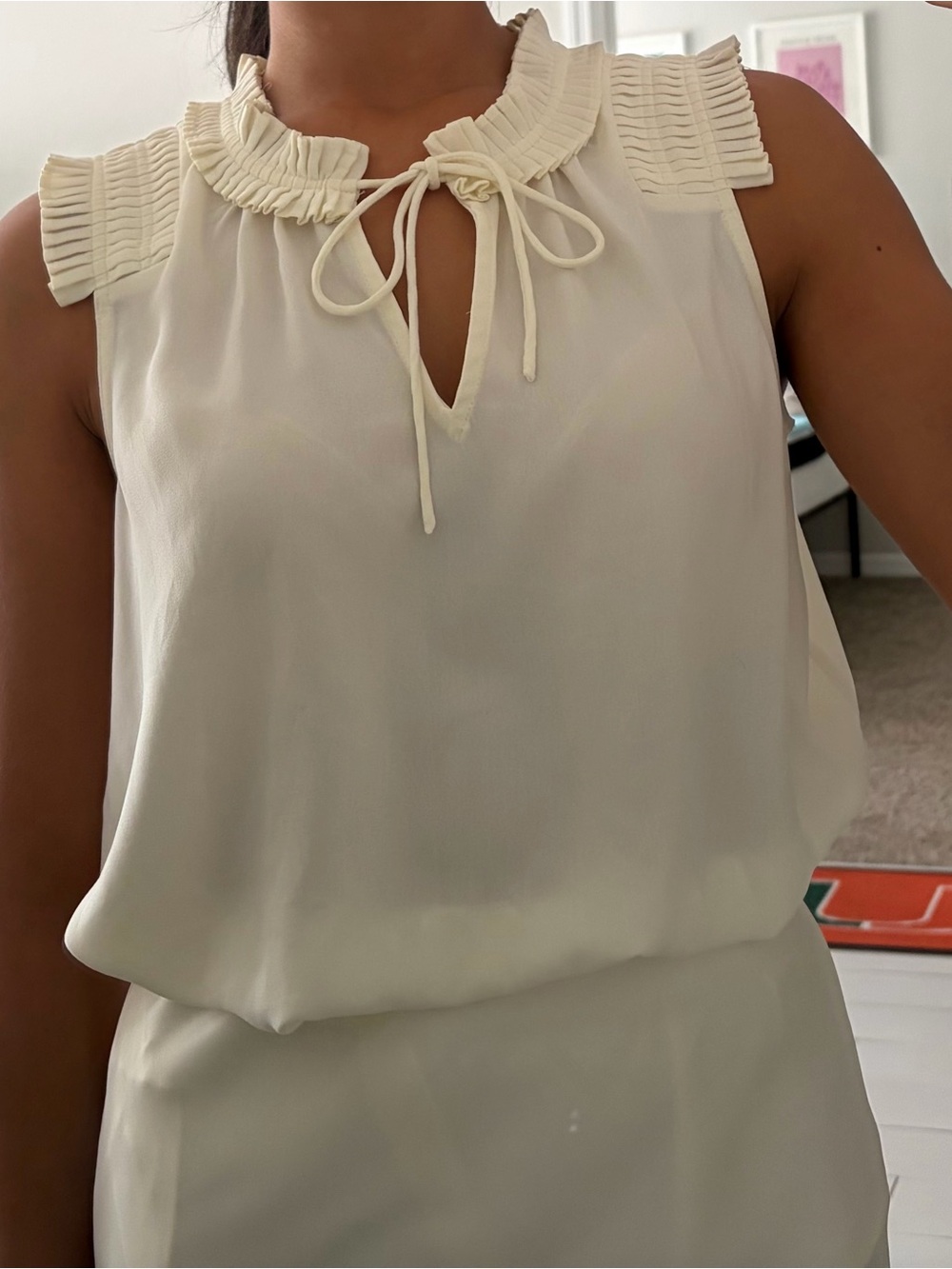 Simply Vera Vera Wang Cream Sleeveless Pleated-Neck Blouse